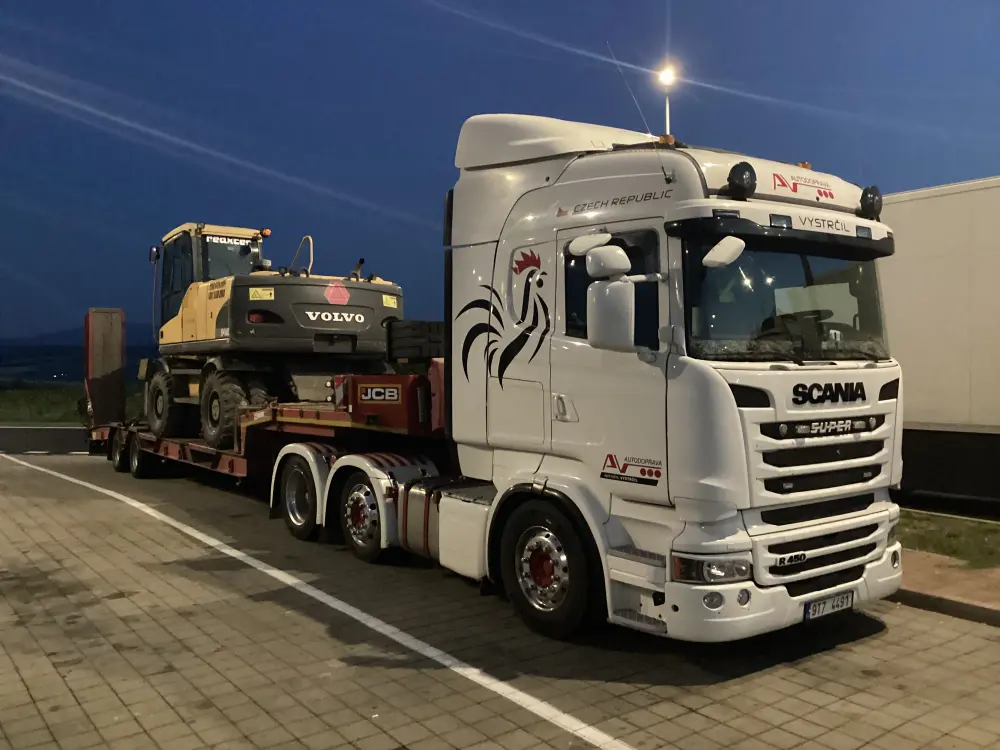 Přeprava bagru Volvo